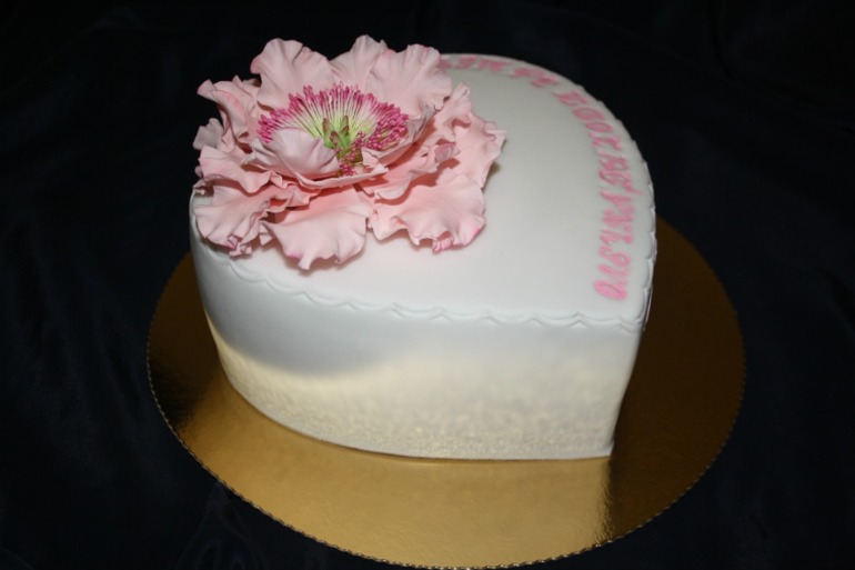 Торт "Предложение руки и сердца"