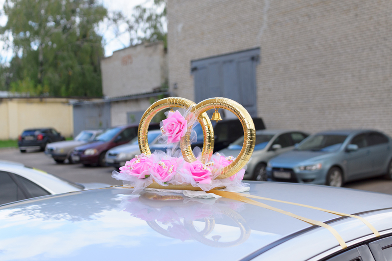 Продам буквы JUST MARRIED и кольца на машину