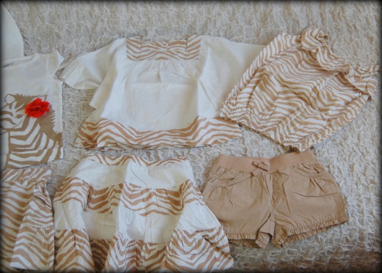 Это болезнь или ребенок одет на год вперёд)))))