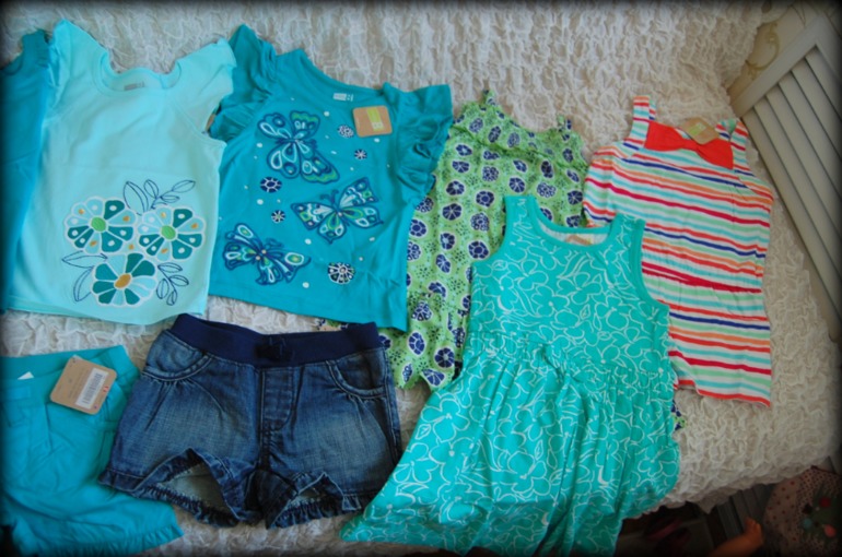 Это болезнь или ребенок одет на год вперёд)))))