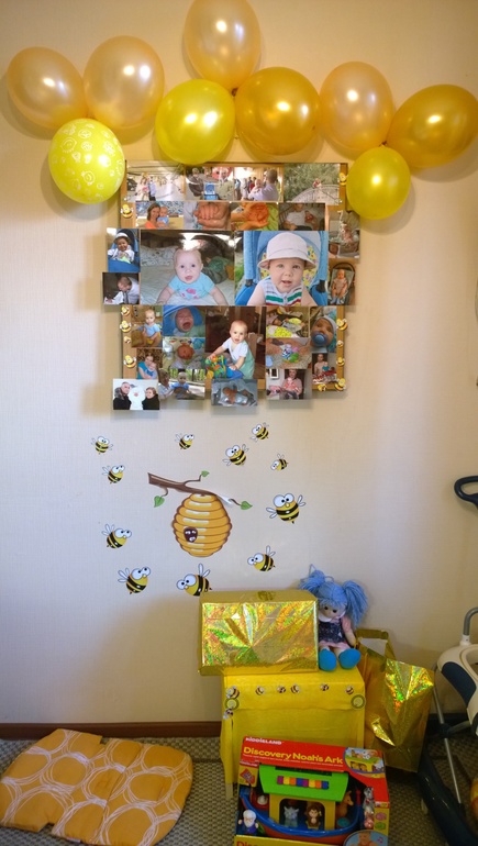 Годовасие с пчелками.