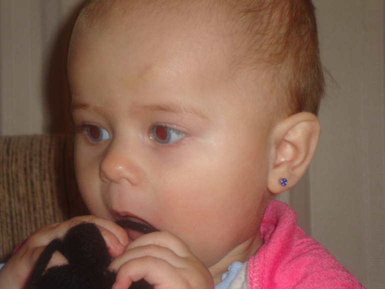 Теперь мы с серёжками)))