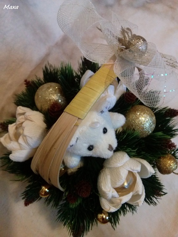 Вторая топотушка и корзиночка для дочи друга семьи!