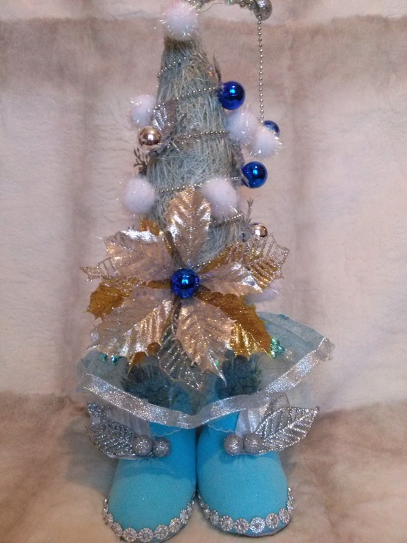 Вторая топотушка и корзиночка для дочи друга семьи!