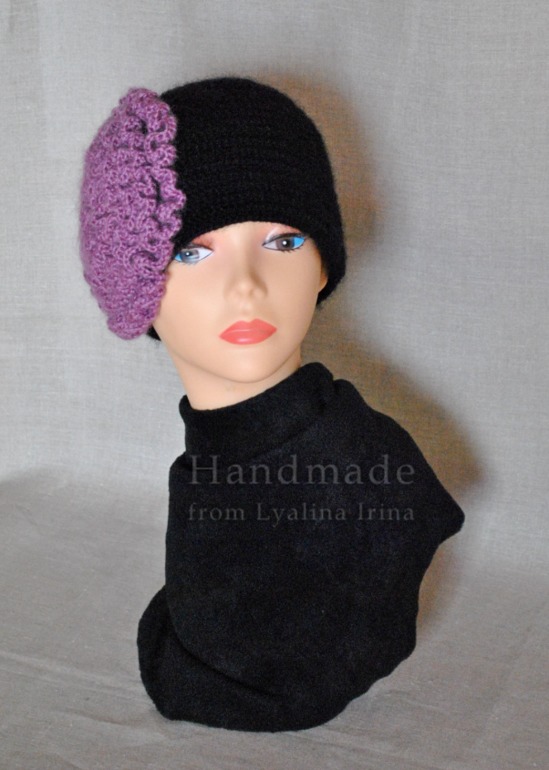 Вязаная женская шапка Greetings from Paris