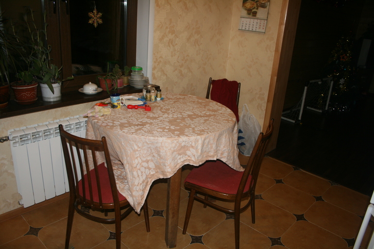 какой цвет стола подойдет?