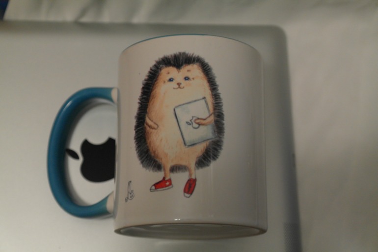 Ежиное семейство на кружках