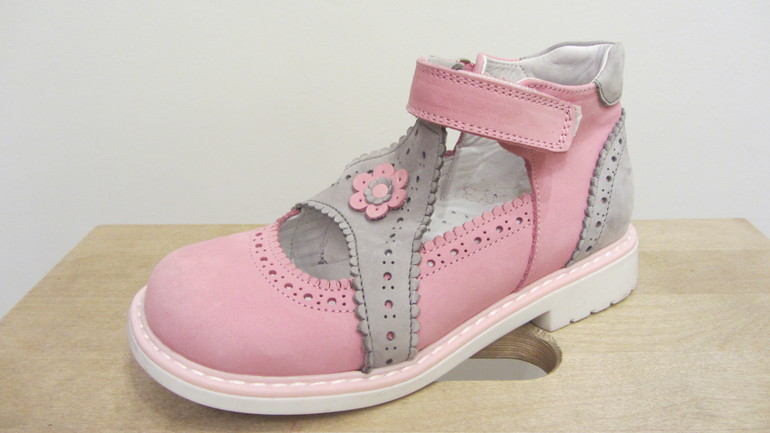 Пристрою перехап Сандалии 30 р-р 2000 руб.