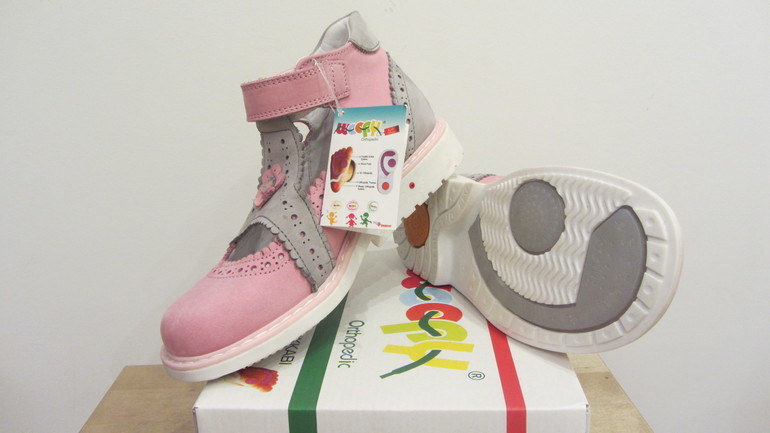 Пристрою перехап Сандалии 30 р-р 2000 руб.