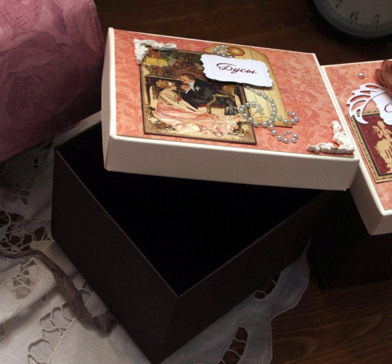 шкатулка для украшений.