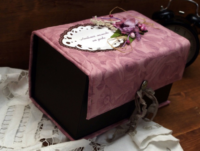 шкатулка для украшений.