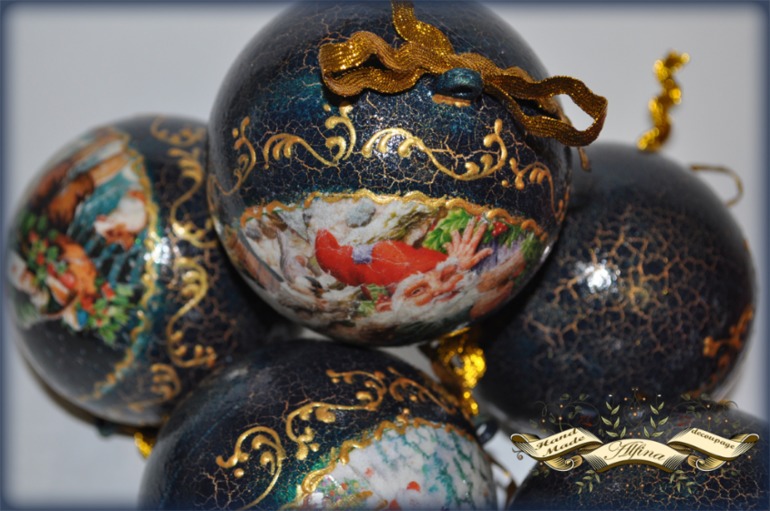 Комплект и грушек на елку "Винтажное детство в Рождество"