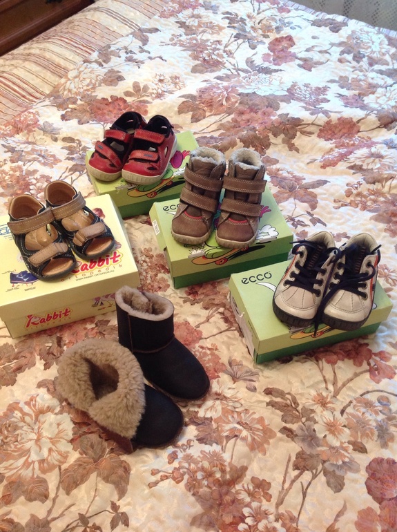 Обувь для мальчика б/у ecco и rabbit, все в очень хорошем состояни