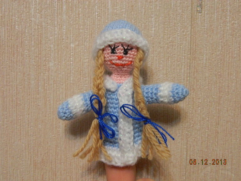 Снегурочки не отстают))