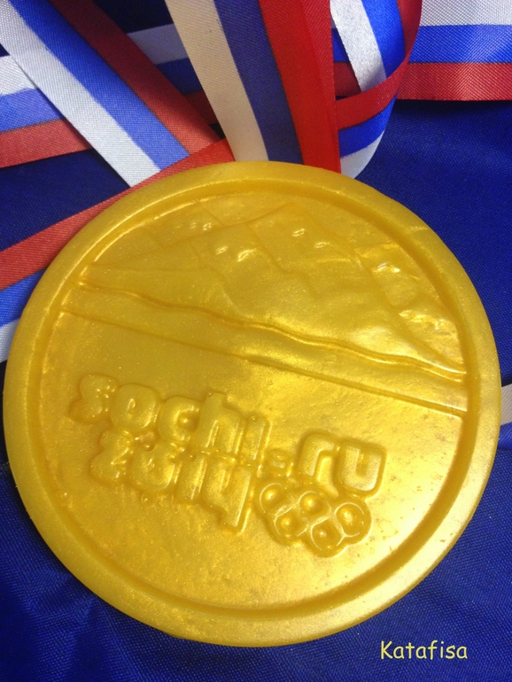 Новогодние наборы. И медаль))