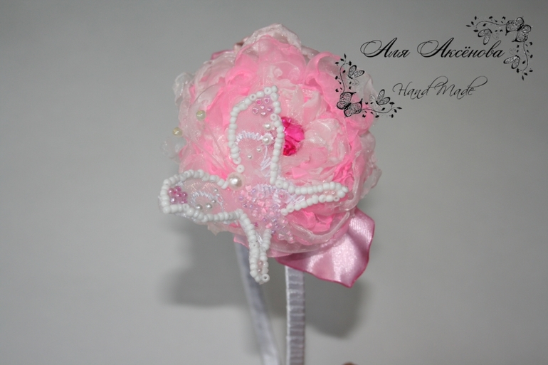 Ободок с бабочкой.