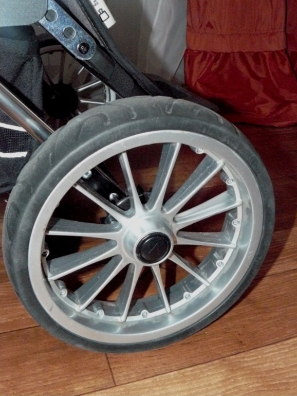 Emmaljunga Spider 2013 цвет Канвас Цена 5500!!! ТК за мой счет!!!