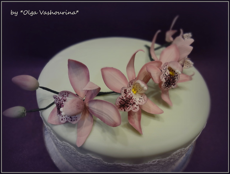 Первый свадебный! Первые сахарные цветы! Первое кружево!