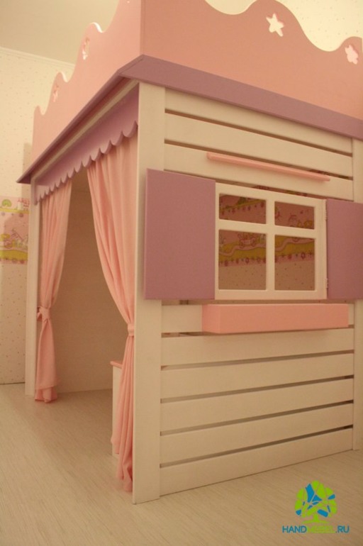 Детская комната "Шотланка". Кровать-домик, кровать, шкафы, стол.