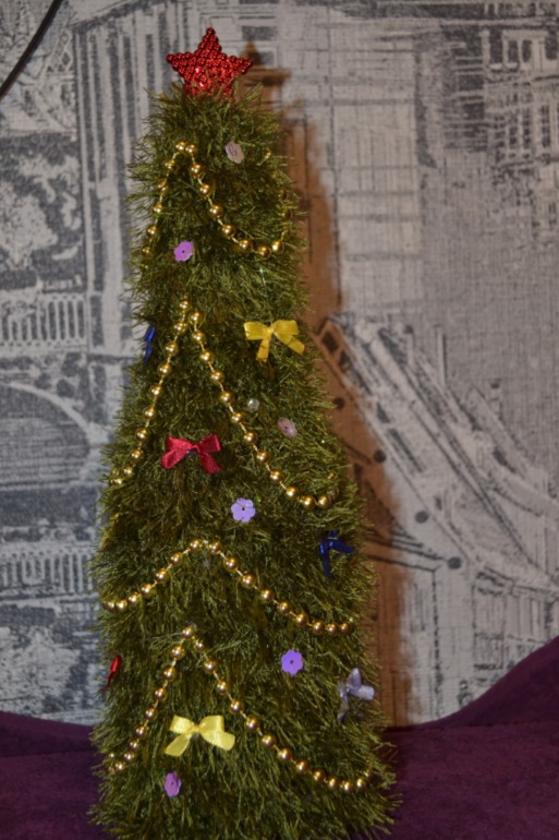 снеговик по просьбе мужа и "ёлочка" на шампанское!!!!!