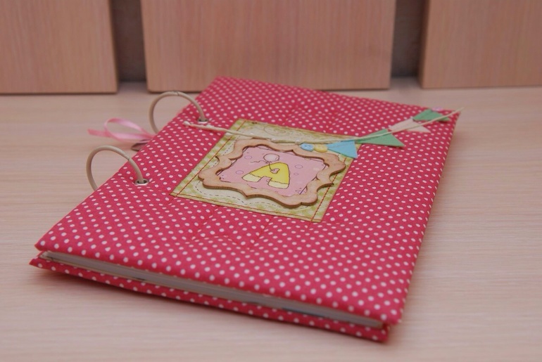 Альбомы, блокноты, ежедневники, книги мамы и малыша и многое другое)