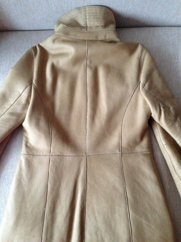 Женская дубленка 42 размер. Удобная и теплая.