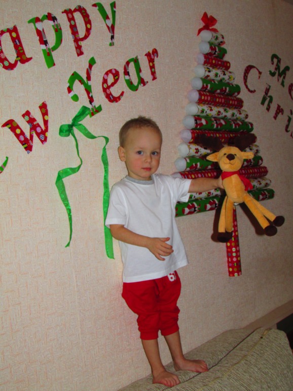 Вот такая ёлочка у нас появилась...