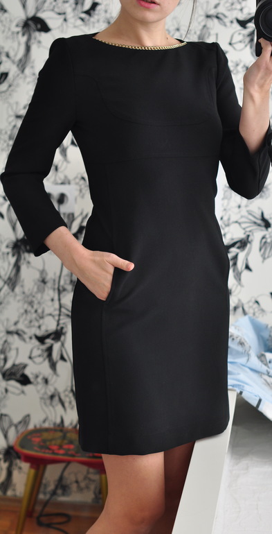 Пристрою платье лак*би 42 размера