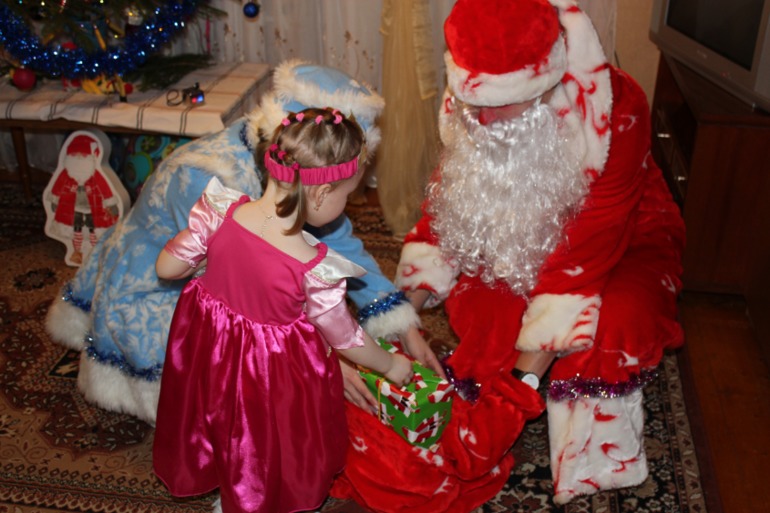 А к вам приходил дедушка Мороз?