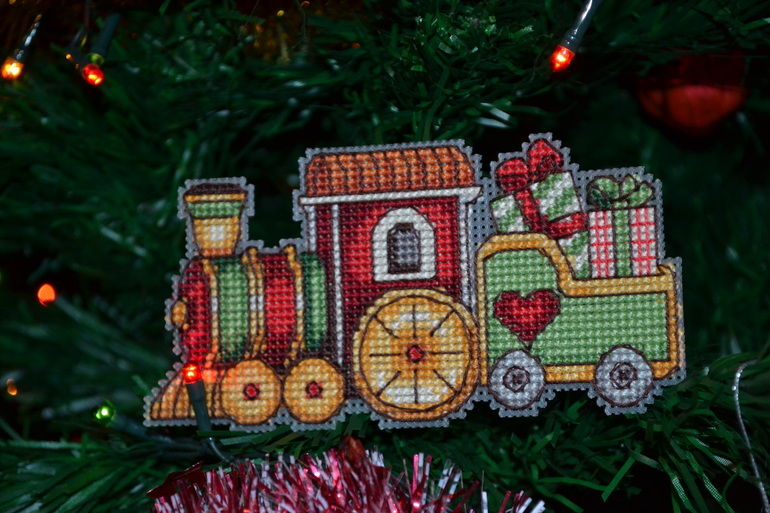 Новый год к нам мчится