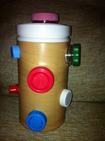 Открутили крышечку и спрятали в баночку