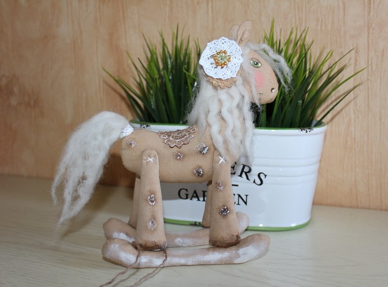 Я люблю свою лошадку.....