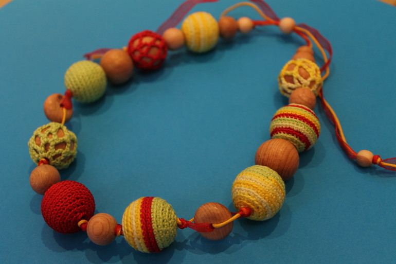 Лучик теплого солнца среди зимы и теплый беж: навязались новые слингобусы