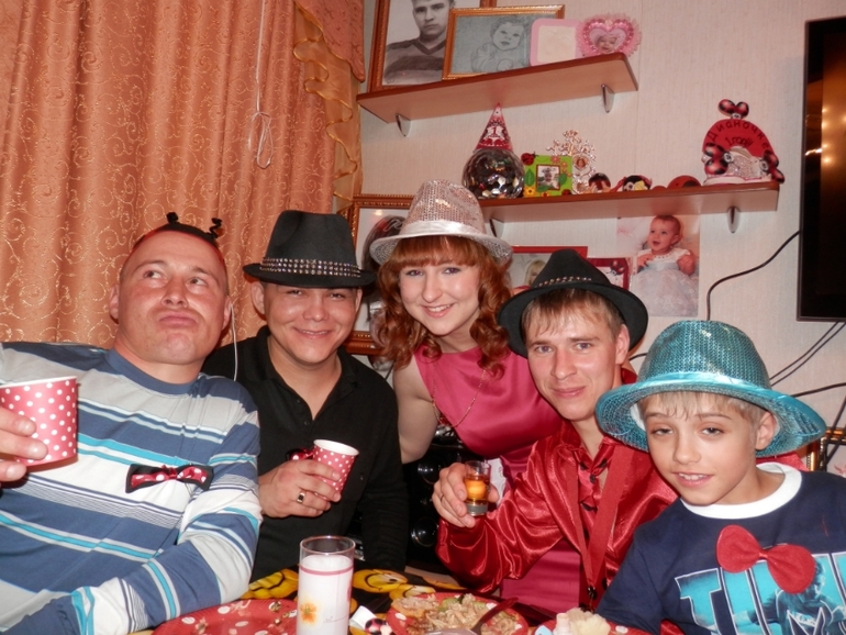 Празднование красно - черного годовасия часть 2!!!!