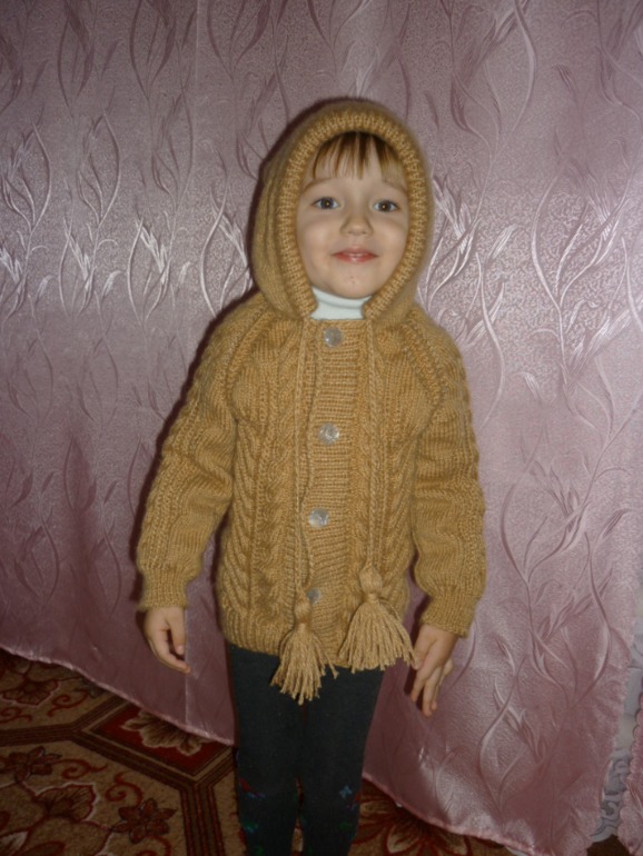 Вот и довязала сынишке кофточку