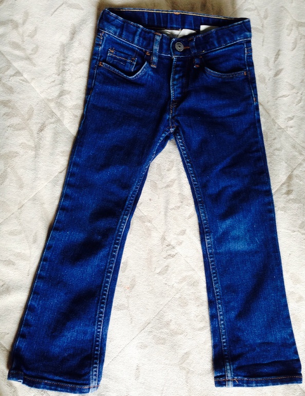 Джинсы д/д размер 104-110. За 1300руб.