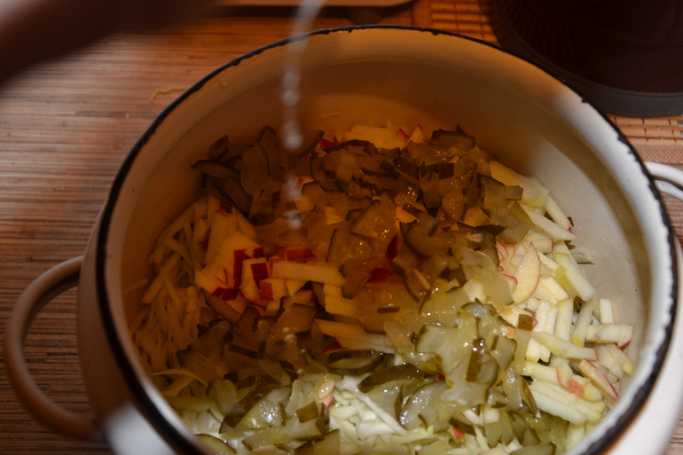 Пикантный салат из капусты.