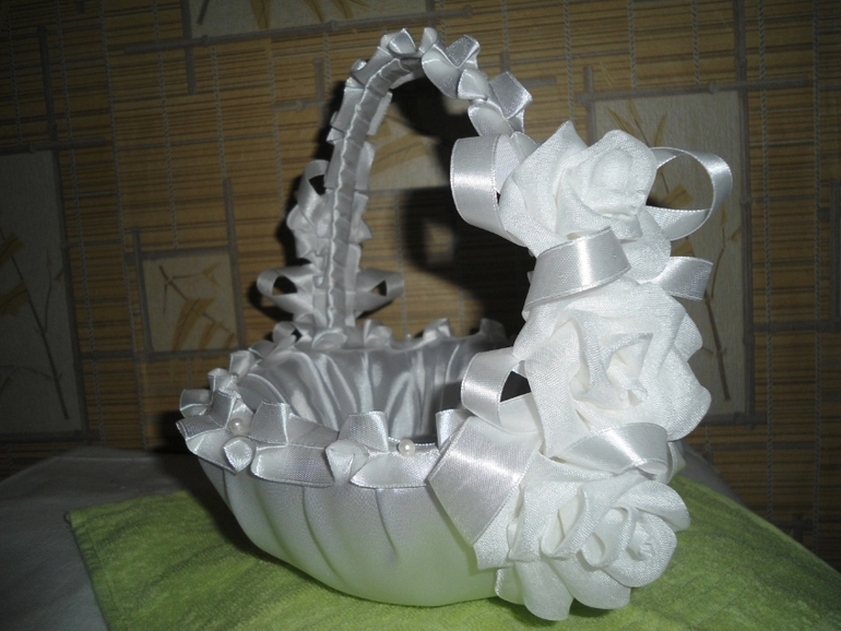 Корзинки атласные.
