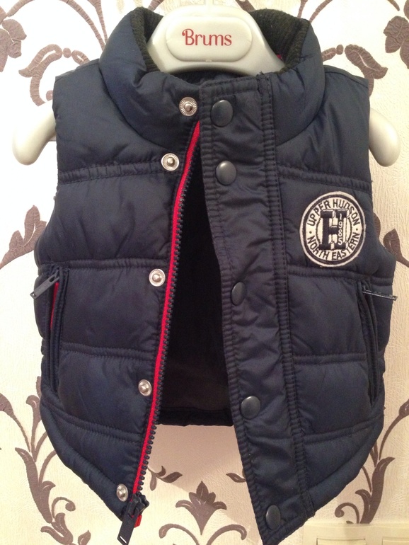 Жилет Tommy Hilfiger 9-12 мес. В идеале!
