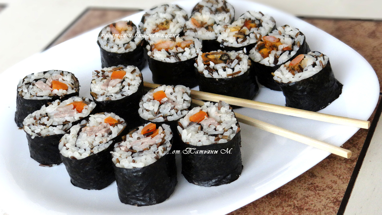 Роллы с диким рисом и двумя начинками