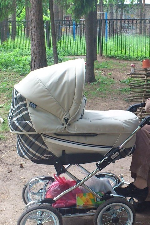 продаю коляску Emmaljunga