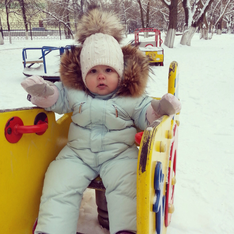 Продам после сезона комбинезон+ шапка!!!