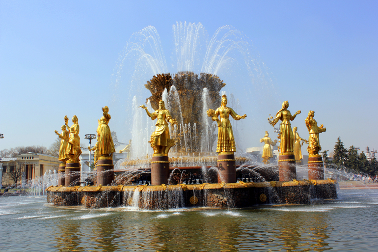 На ВДНХ на роликах.