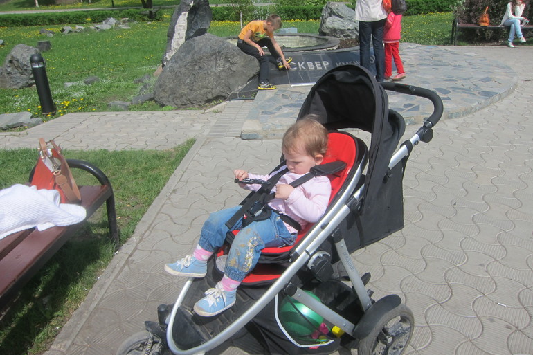 Первая Катина прогулка
