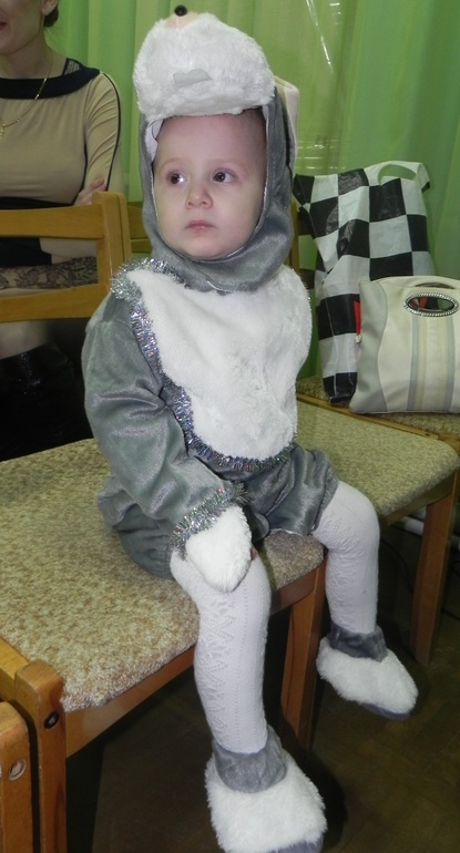 Вот и мой зайчик побывала на ёлочке)))