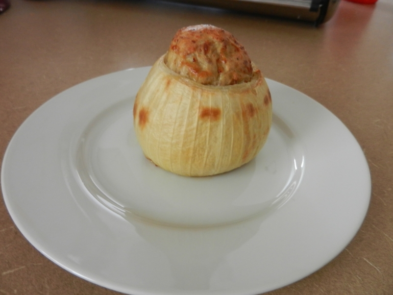 Фаршированный лук (рецепт).