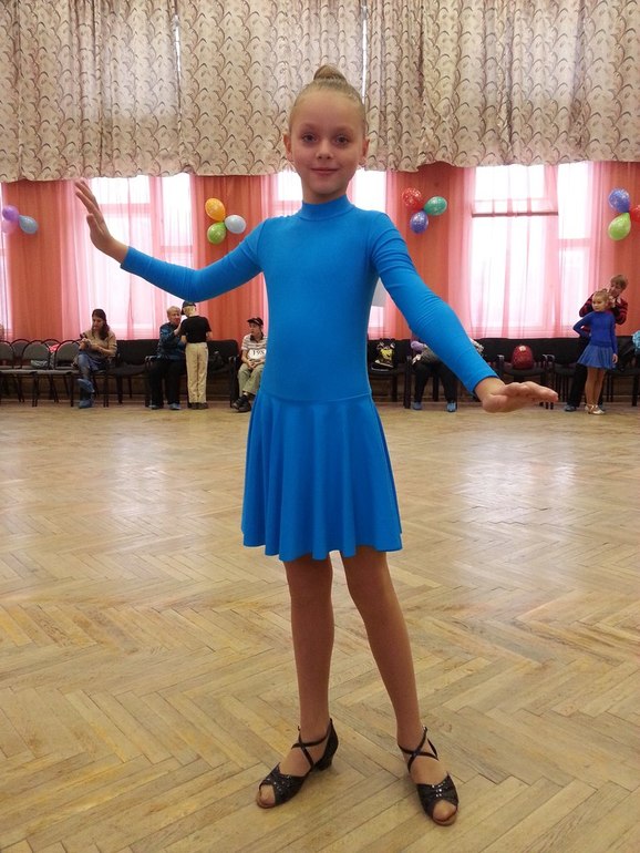 Наша первая медаль в танцевальном конкурсе.