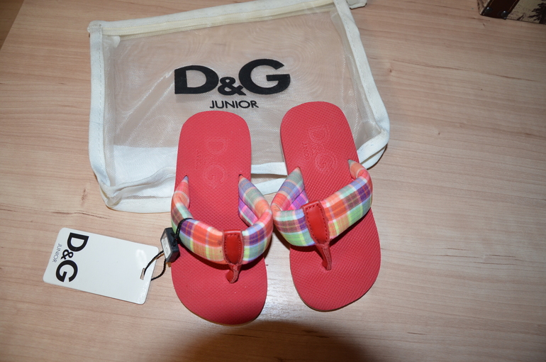 Сланцы 24 размер D&G. 1800 руб!!!!