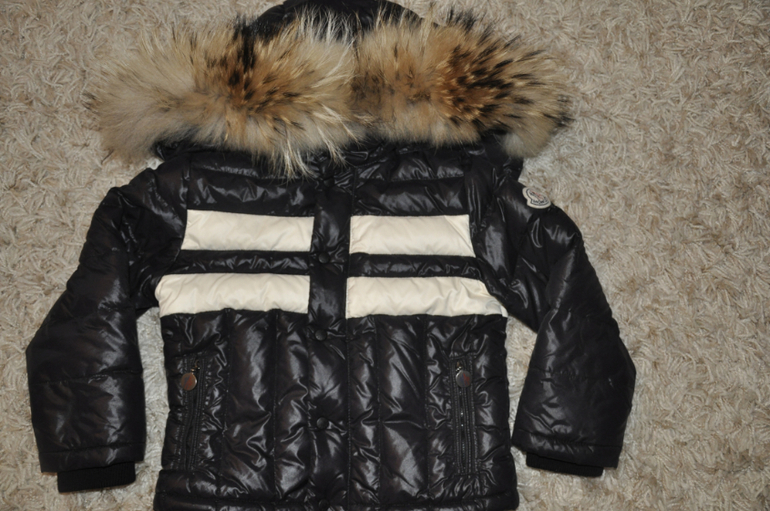 Куртка Moncler размер 5 лет