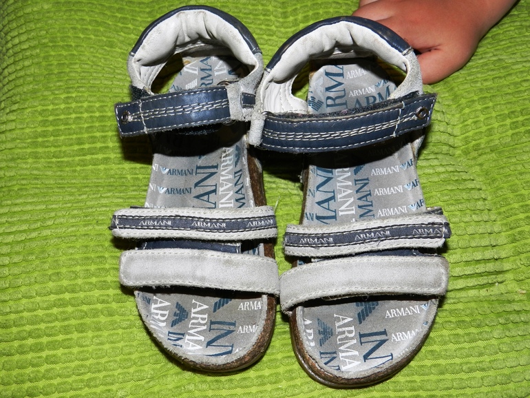 сандалии ARMANI JUNIOR  27размер(17см ) 1500р(почта)